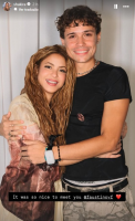 Fã que enfrentou câncer inspirado por músicas de Shakira encontra cantora após chamar atenção dela nas redes