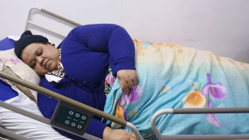 Mulher com 210 kg que espera bariátrica há 7 anos diz que exames sumiram do sistema em Teresópolis:   'Não consigo sair, dependo de ajuda'