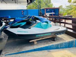 Lancha, jet sky, armas e R$ 21 mil: Operação contra o Comando Vermelho apreende bens e prende 8 suspeitos em Juiz de Fora e RJ