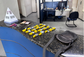 Mulher é presa com drogas em Angra dos Reis