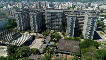 Paralisação de professores e técnicos da Uerj completa 30 dias sem acordo; estudantes temem perda do semestre