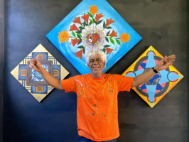 ‘Tudo que me fazia mal, eu passei para a tela’: ex-interno de manicômio no Rio vira artista que já expôs na Itália
