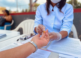 Ônibus Lilás leva ação social com atendimentos gratuitos a Monte Alto, em Arraial do Cabo