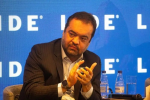 Castro diz que foi surpreendido por operação da PF e que está 'convicto de sua lisura'