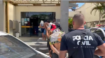 Polícia prende 6 homens e apreende 2 menores por agressão a capivara na Zona Norte do Rio; animal está grave