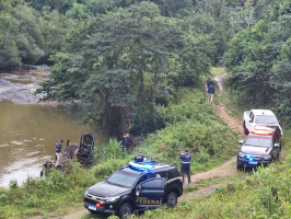 PF faz operação contra extração ilegal de areia em Volta Redonda