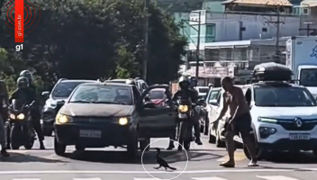 Noivo quase desmaia ao se virar para ver a noiva, e sogro solta a filha a caminho do altar para acudi-lo; VÍDEO