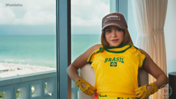 Shakira está 'comovida' com morte de serralheiro em montagem do palco em Copacabana, diz produtora