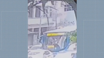 VÍDEO: explosão em apartamento em Copacabana tem colchão e janela arremessados e provoca incêndio
