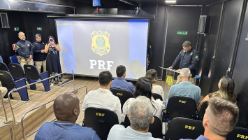 Prefeitura de Petrópolis firma parceria com PRF para ampliar educação no trânsito nas escolas