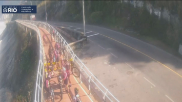 Ciclistas furam bloqueio de segurança na Ciclovia Tim Maia; VÍDEO 
