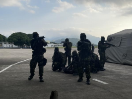 Brasil realiza exercício militar com simulação de ataque nuclear no Rio