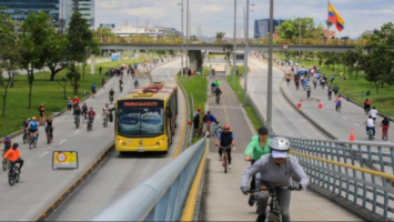 Mais ciclovias, menos carros e integração: o que Bogotá ensina ao Rio em mobilidade por bicicleta