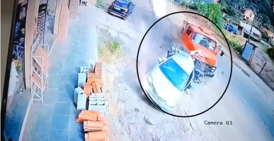 Acidente com três carros deixa homem ferido na RJ-106, em Cabo Frio