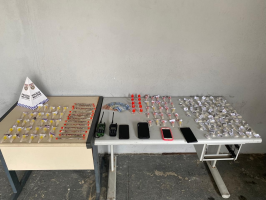 Polícia Militar prende cinco homens e apreende drogas em ação em Volta Redonda
