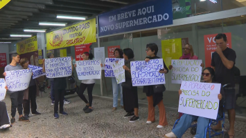 Protesto em Botafogo reúne moradores contra leilão de terreno de antigo supermercado