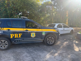 Homem é preso com carro furtado na BR-485, em Itatiaia 
