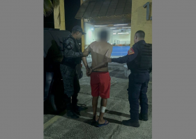 Suspeito de assediar mulheres em praia de Arraial é preso por estupro de vulnerável