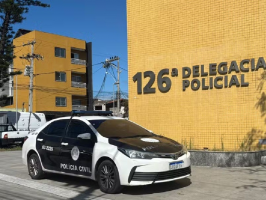 Suspeito de tentar matar duas pessoas a facadas após discussão por bola de futebol é preso em Cabo Frio