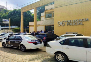 Homem é morto a tiros enquanto cortava cabelo em Paty do Alferes