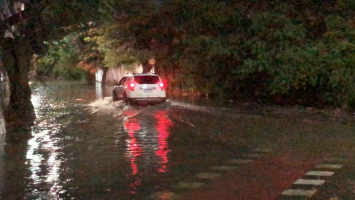 Forte chuva provoca alagamentos, queda de árvores e deixa Defesa Civil em alerta no Norte Fluminense