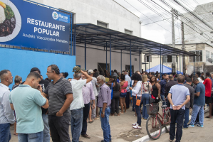 Restaurante Popular é reinaugurado em Macaé, no RJ