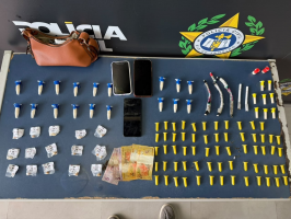 Mulher é presa e três adolescentes são apreendidos por tráfico de drogas em Angra dos Reis