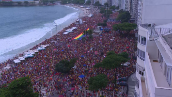 Apoiadores de Lula protestam em ato com Caetano Veloso, Djavan, Jorge Vercillo e outros artistas em Copacabana