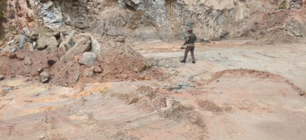 Polícia Ambiental identifica área de extração mineral irregular em Paraty