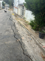 VÍDEO: Solo racha e interdita três casas em Valença